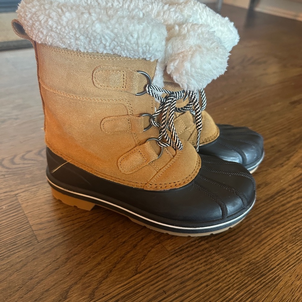 Tan and Black Winter Boots with Faux Fur Lining